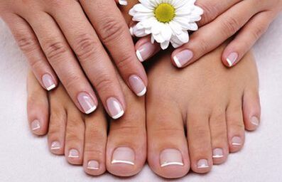 healthy nails after fungus treatment with celandine