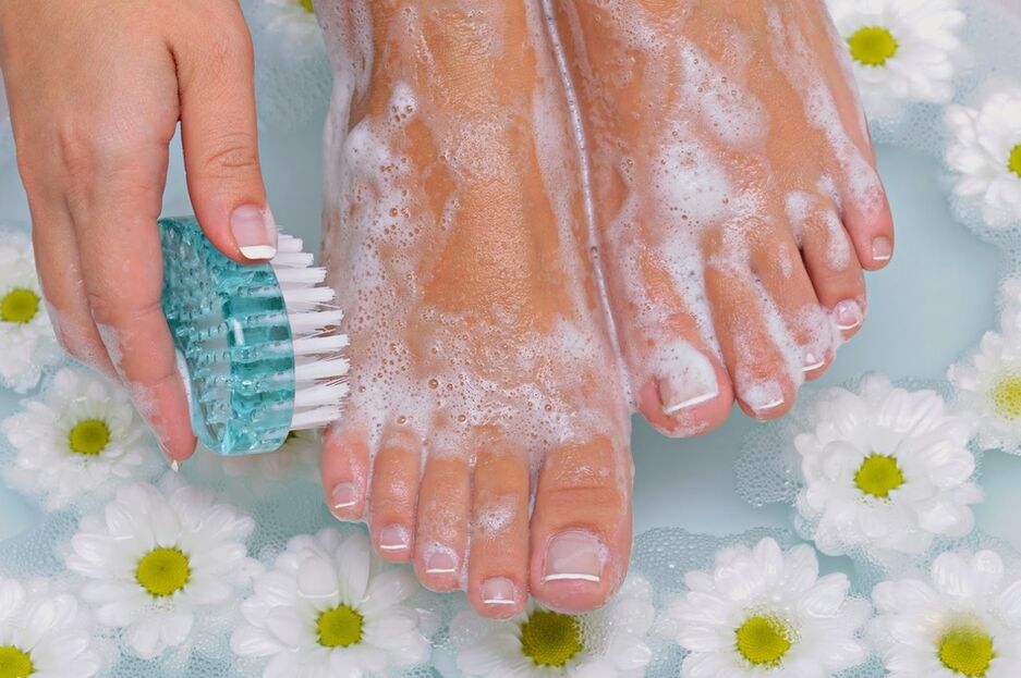 Regular foot hygiene is an excellent prevention of fungal infection. 